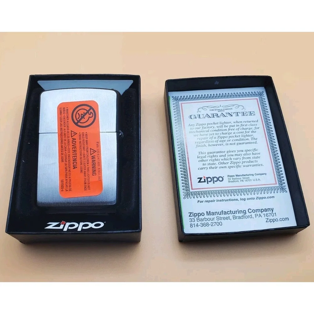 Zippo Lighter With A Western Pacific R/R Medallion Silver And Black 2012 - Picture 4 of 5